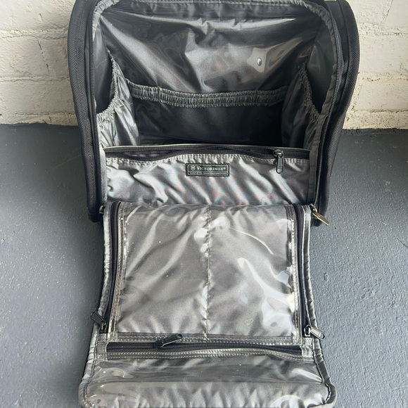 Swiss Army black travel bag. - Picture 3 of 15